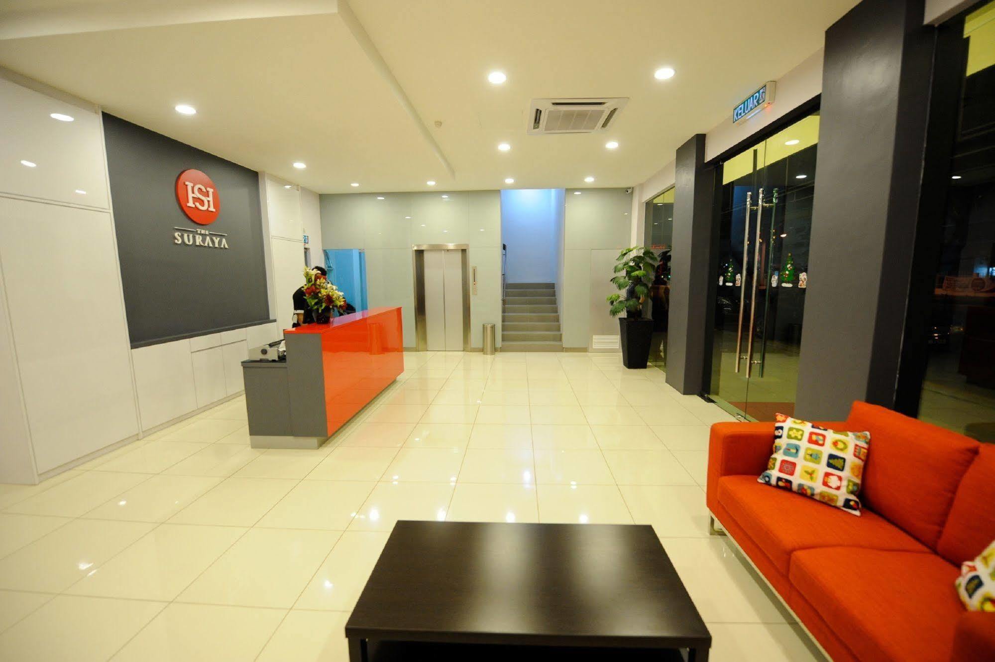Oyo 232 The Suraya Hotel Kuantan Exterior foto