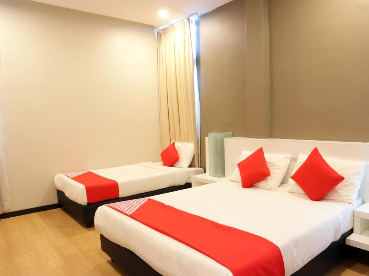 Oyo 232 The Suraya Hotel Kuantan Exterior foto