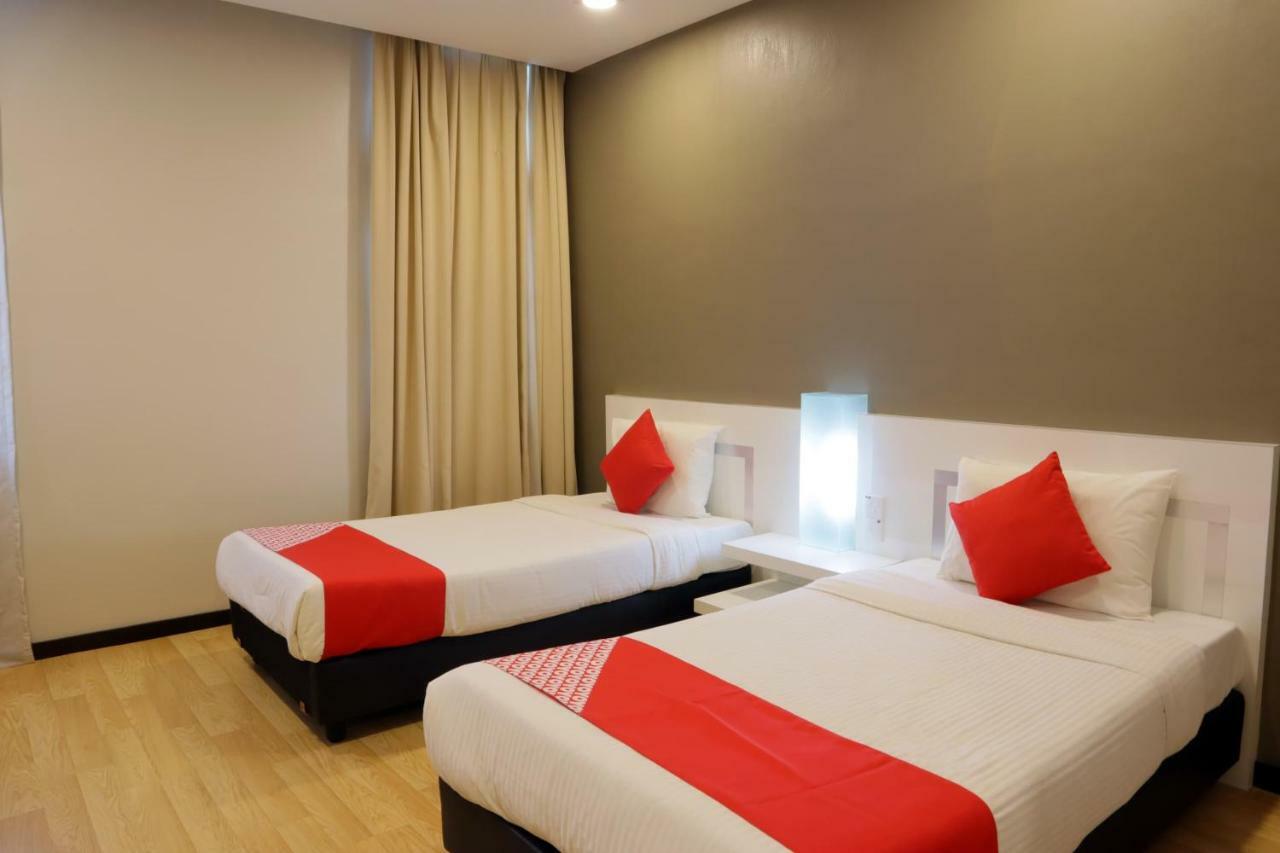 Oyo 232 The Suraya Hotel Kuantan Exterior foto